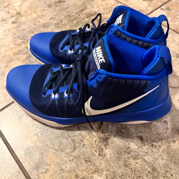 nike air versatile blue
